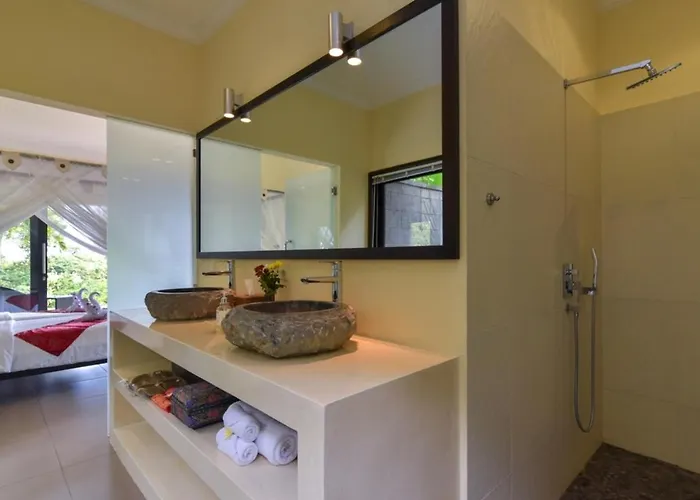 Cahaya Perfectly Formed By The Natural Surrounding And Balinese Hospitality Villa